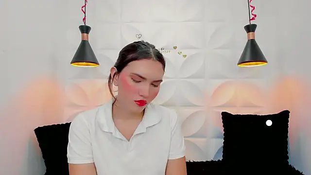 Snapshot of valeriecute18 chatting on February 17, 2026, 8:06 pm valeriecute18 online show from February 17, 2026, 8:06 pm