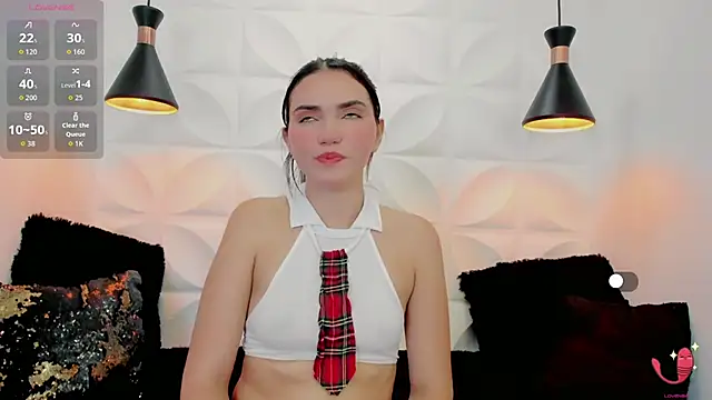 Snapshot of valeriecute18 chatting on February 27, 2026, 7:35 pm valeriecute18 online show from February 27, 2026, 7:35 pm