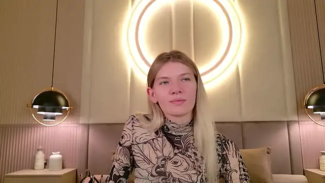 Vivien Hans online show from June 24, 2026, 9:12 pm