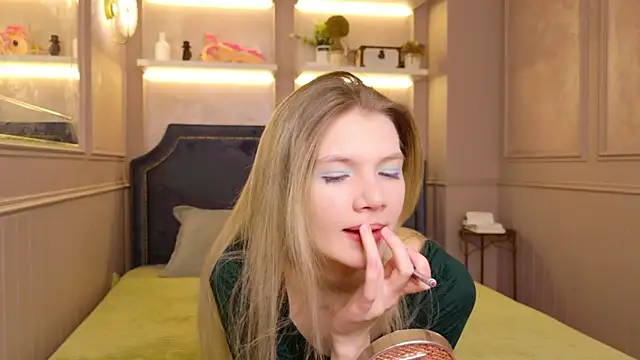 Vivien Hans online show from February 12, 2026, 8:52 pm