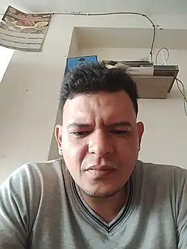 YTupapito1234 online show from June 4, 2026, 6:45 pm