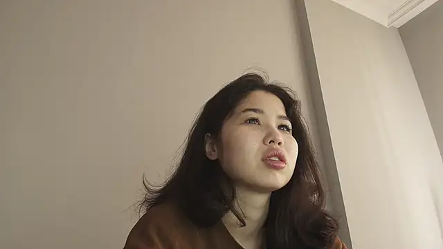 kimyjina online show from April 19, 2026, 3:07 am