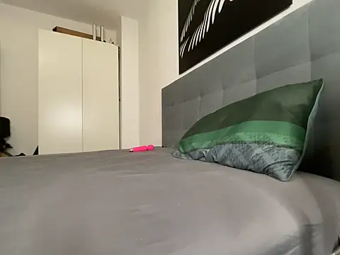 Snapshot of Carlycrush_ chatting on July 12, 2026, 8:53 pm Carlycrush online show from July 12, 2026, 8:53 pm