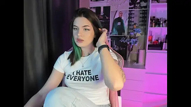 NikkieKitty online show from February 6, 2026, 2:13 pm