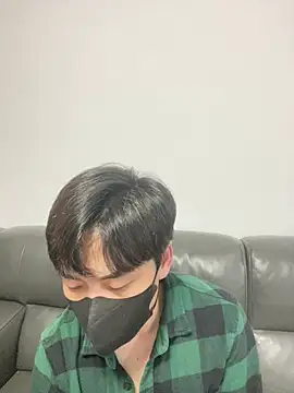 kimze7 online show from January 11, 2026, 2:46 pm