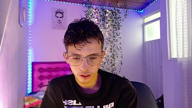 Dani Dancer online show from April 30, 2026, 8:38 pm