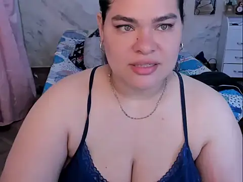 Snapshot of NinaFuentes2X chatting on May 8, 2026, 4:38 am NinaFuentes2X online show from May 8, 2026, 4:38 am