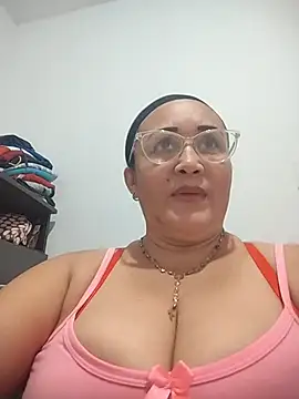 Nini Love  online show from February 1, 2026, 5:44 pm