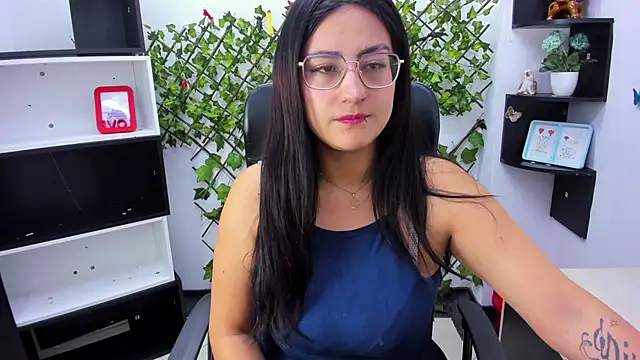 sophi hardd  online show from February 27, 2026, 2:39 pm