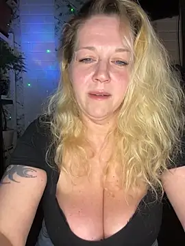JenniferCarmen online show from May 12, 2026, 3:40 pm