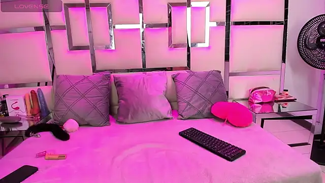 IssysLeBlanc online show from March 5, 2026, 2:41 am