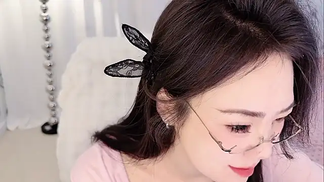 yuanbao8888 online show from December 18, 2025, 1:00 am