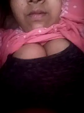 Snapshot of pihuu1313 chatting on March 16, 2026, 10:41 am pihuu1313 online show from March 16, 2026, 10:41 am