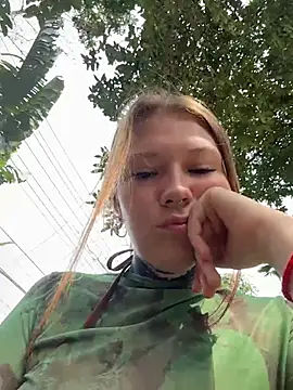 FionaMurr online show from February 20, 2026, 4:09 am