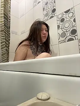 FionaMurr online show from April 28, 2026, 12:09 am