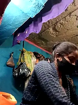 Poonam8080 online show from January 31, 2026, 7:12 pm