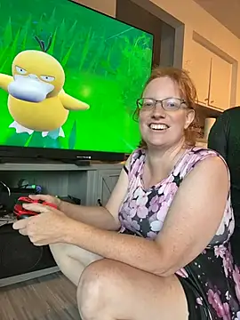 Lenaravenswood online show from July 17, 2026, 3:04 am