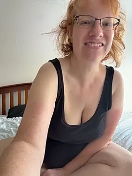 Lenaravenswood online show from May 2, 2026, 8:14 pm