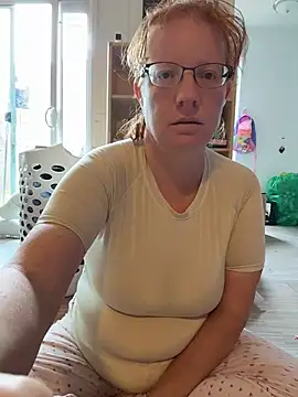 Lenaravenswood online show from July 25, 2026, 6:58 pm