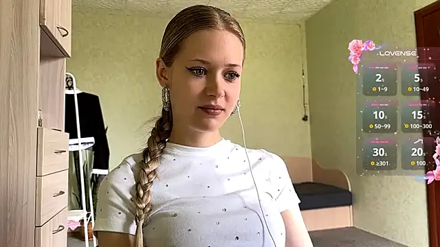ZaidaSchwarten online show from June 16, 2026, 8:58 am