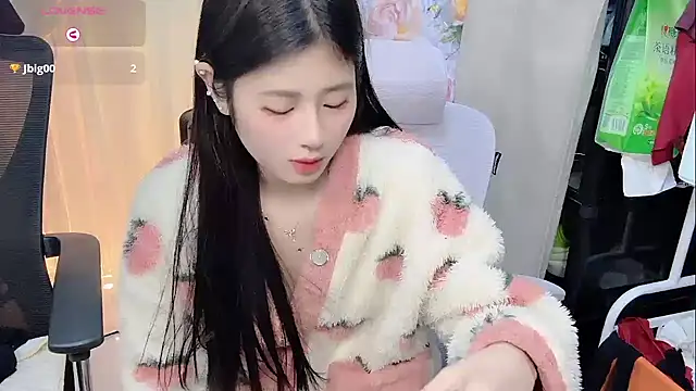 Yvonne-07 online show from December 21, 2025, 2:08 pm