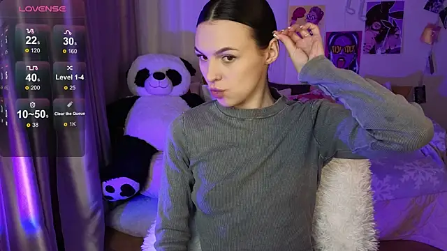 MaxinCarroll online show from December 16, 2025, 10:47 pm