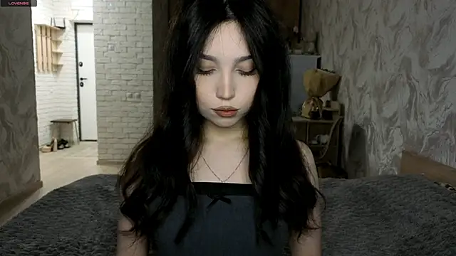 Qwami Amie online show from June 11, 2026, 3:31 pm