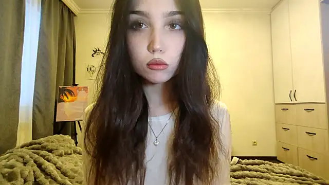 Qwami Amie online show from December 19, 2025, 5:54 am