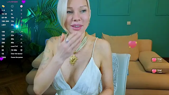 Lindsi Luvviv online show from July 3, 2026, 4:35 pm