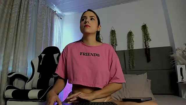 Snapshot of JulietaSnow chatting on March 14, 2026, 4:46 pm JulietaSnow online show from March 14, 2026, 4:46 pm