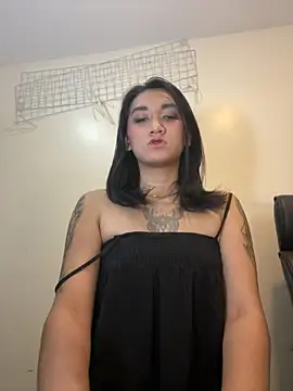 lil cummer69 online show from April 27, 2026, 2:15 pm