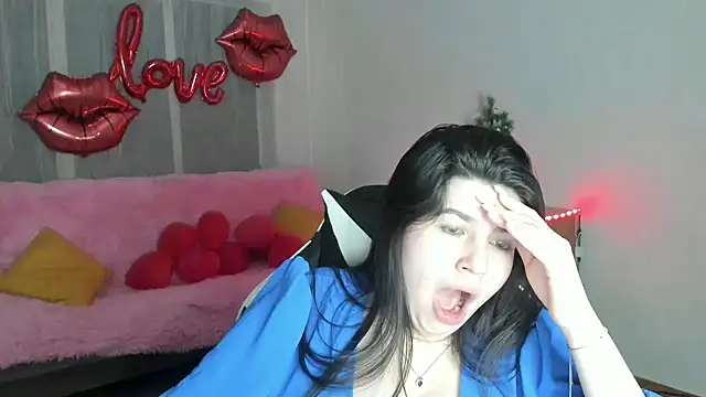 KisaModel online show from February 19, 2026, 7:44 pm