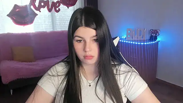 KisaModel online show from April 28, 2026, 2:27 am