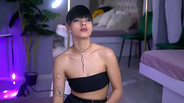 AnneFaris online show from January 9, 2026, 4:52 am