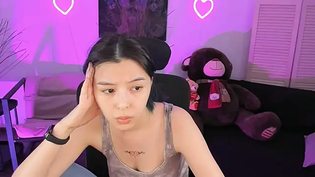 SirenMystiq online show from February 15, 2026, 7:24 pm