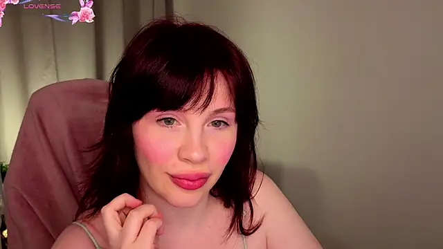 KellyMoussi online show from February 4, 2026, 2:23 pm