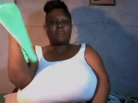 Snapshot of sweetmilkylady chatting on June 11, 2026, 5:37 am sweetmilkylady online show from June 11, 2026, 5:37 am