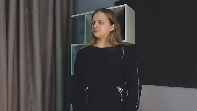 Snapshot of HazeElariel chatting on March 16, 2026, 2:43 pm HazeElariel online show from March 16, 2026, 2:43 pm