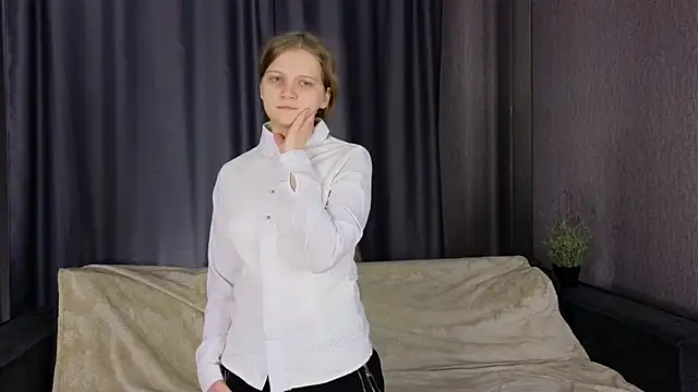 Snapshot of HazeElariel chatting on March 21, 2026, 3:38 pm HazeElariel online show from March 21, 2026, 3:38 pm