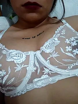 moni 1  online show from February 3, 2026, 3:15 am