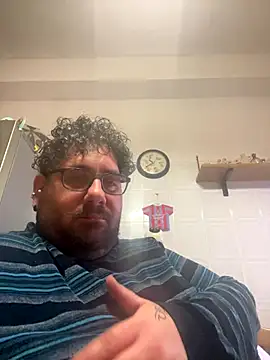 Snapshot of P0rco89 chatting on January 6, 2026, 11:42 pm P0rco89 online show from January 6, 2026, 11:42 pm