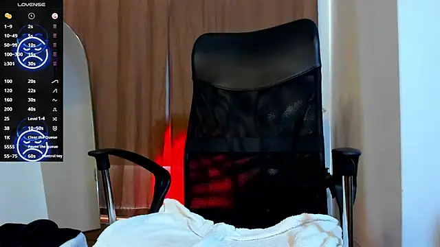  YOURHERO online show from March 25, 2026, 2:27 pm