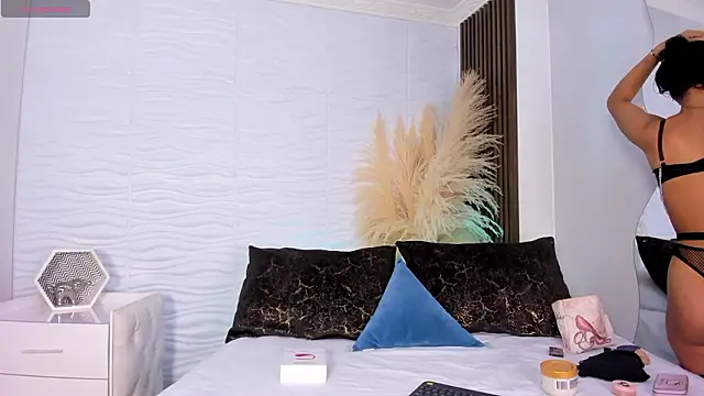 AriadnaLoren online show from February 4, 2026, 3:56 am