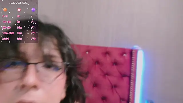 Snapshot of Shelly_bat chatting on May 30, 2026, 10:26 pm Shelly bat online show from May 30, 2026, 10:26 pm