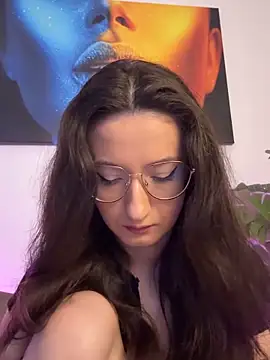 TheaMalekoo online show from June 18, 2026, 6:56 am