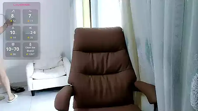 Snapshot of Leila-11 chatting on June 9, 2026, 12:22 am Leila-11 online show from June 9, 2026, 12:22 am