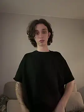 JuicyBoy777 online show from December 17, 2025, 11:43 pm