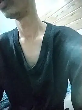 xoupleaura online show from December 20, 2025, 8:39 am