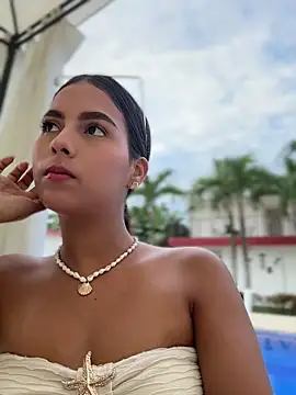 Snapshot of Valeria-escobar chatting on May 21, 2026, 11:40 am Valeria-escobar online show from May 21, 2026, 11:40 am