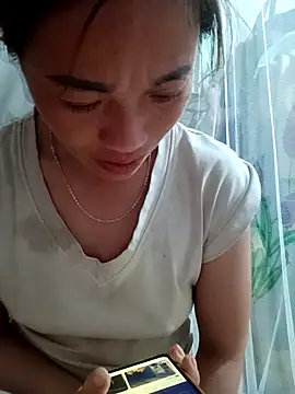 Snapshot of little-effy chatting on July 26, 2026, 10:49 pm little-effy online show from July 26, 2026, 10:49 pm